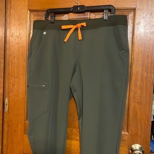 Brand new figs moss joggers